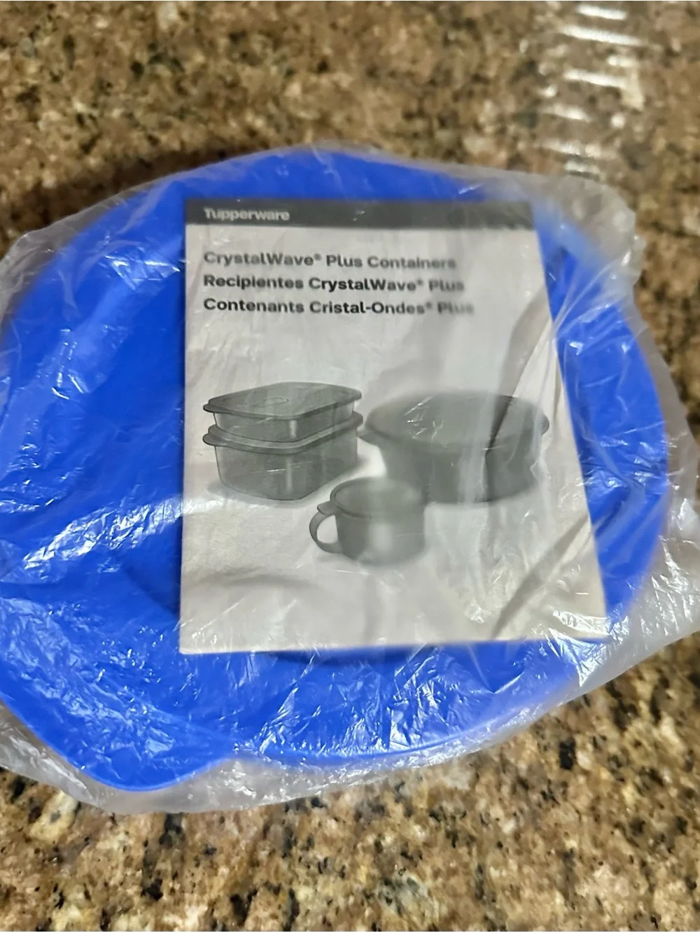 Tupperware crystal wave Container 4 1/4 cups - 1 liter - blue color